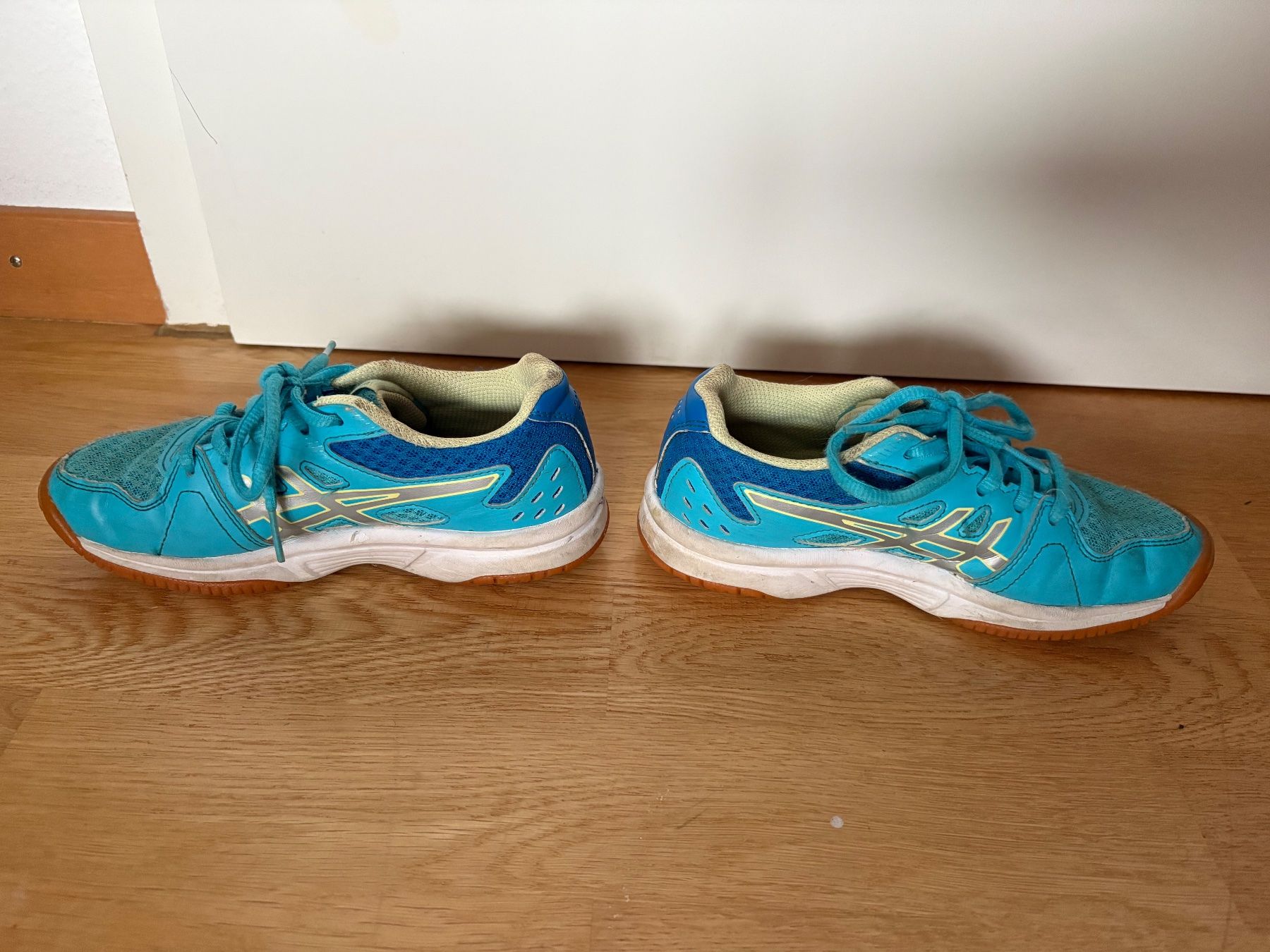 Asics Scarpe per ragazzi: Turnschuhe gr 32.5 – Usato da Egg b. Zürich venduto da dalanna 2
