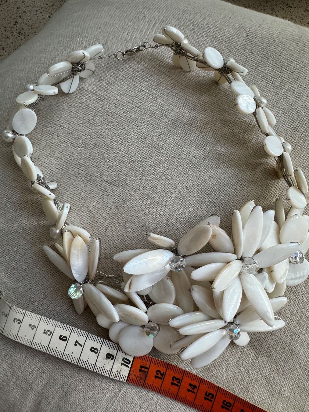 Ketten: Halskette mit Blumen aus Perlmutt weiss – Neu (gemäss Beschreibung) aus Brütten von Rod816 9