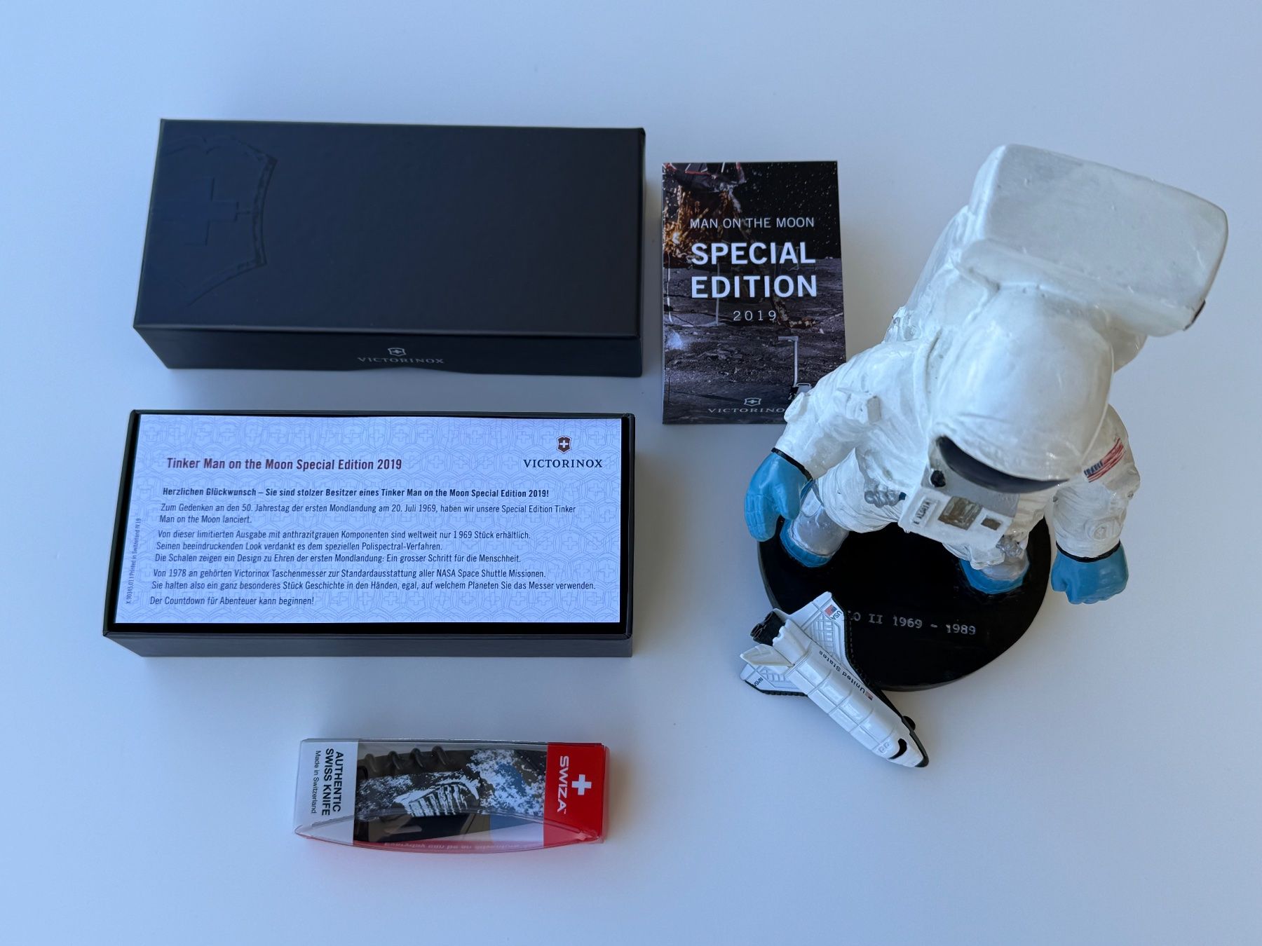 Victorinox Coltelli tascabile: Victorinox "Man on the Moon" Special Edition 2019 Set – Nuovo (secondo la descrizione) da Luzern venduto da Cabriolet 9
