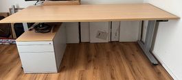 Titel: Höhenverstellbarer Schreibtisch mit Kommode 