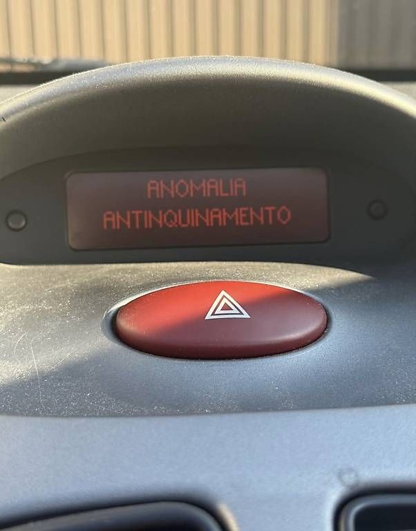 Automobili: Peugeot 206 cc 2.0 Cabrio – Usato da Gorduno venduto da Dr.brown 4