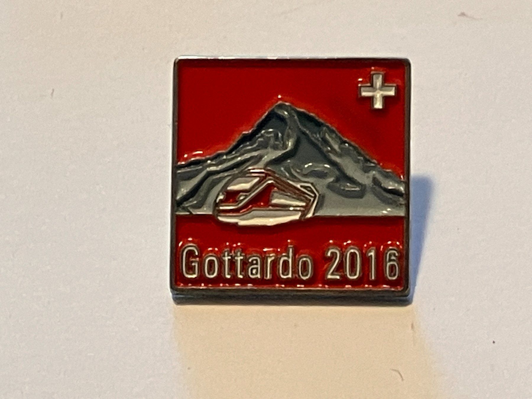 Plaketten & Abzeichen: 1 Pin Gottardo 2016 – Gebraucht aus Basel von djwwpp