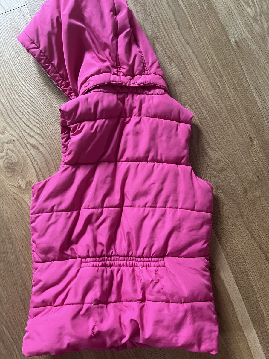 Altro abbigliamento per bambina: Mädchen Weste Gr. 128 mit Kapuze – Usato da Wädenswil venduto da dorodi 1