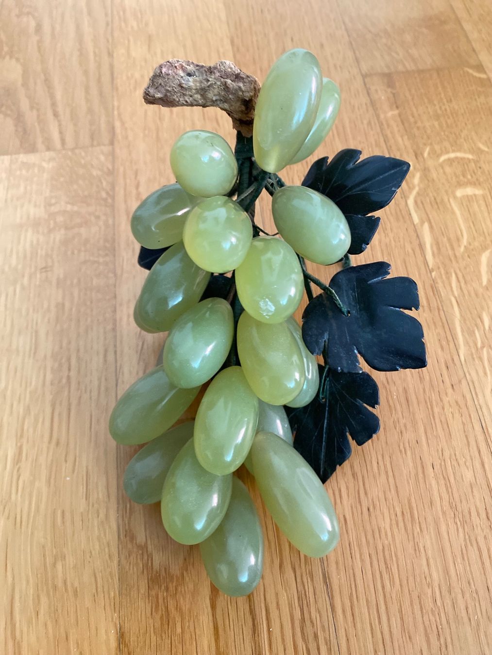 Toutes les décorations: Dekorative Trauben aus Jade, mit Blättern – D'occasion à St. Gallen par sus_lwc2
