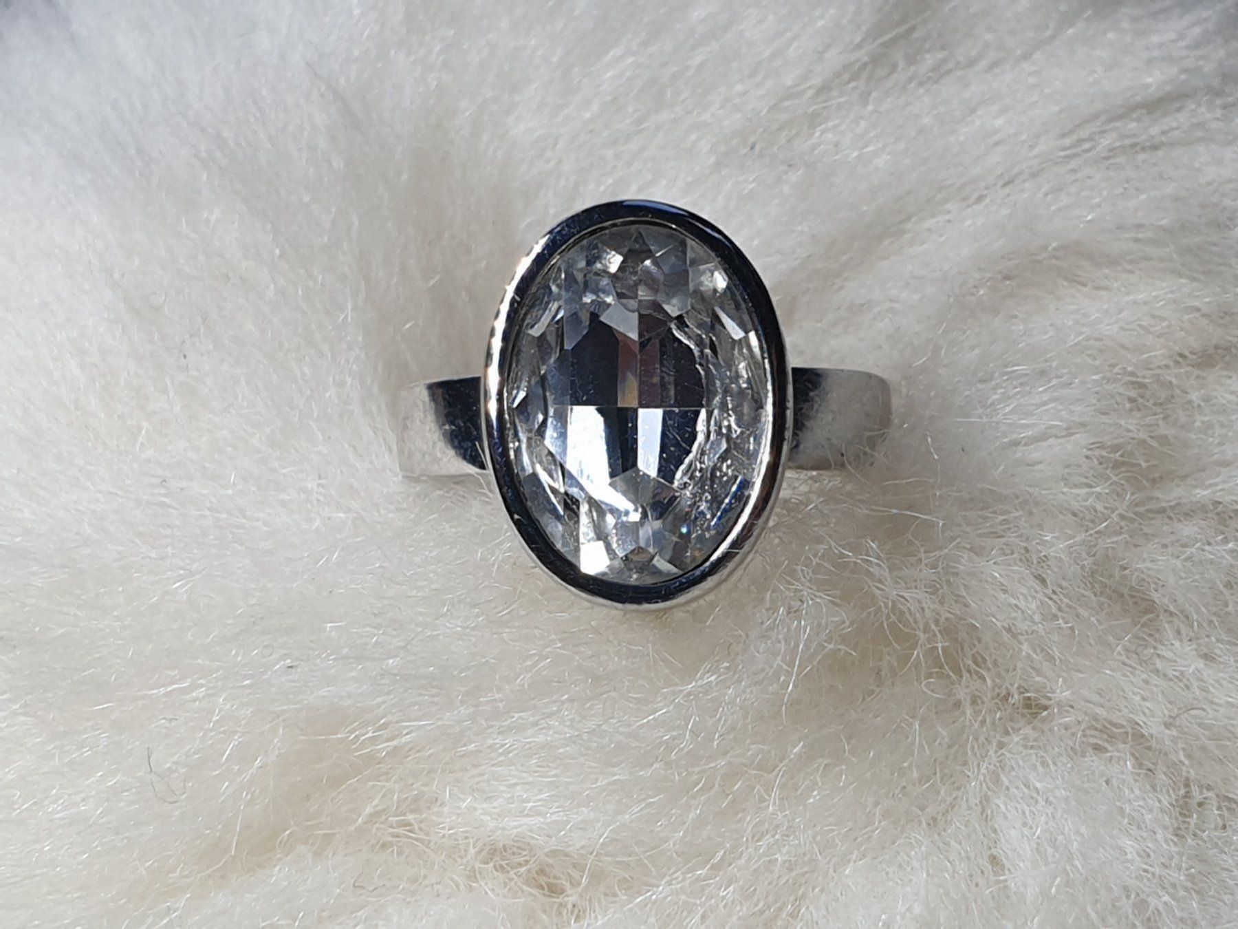Anelli: Schöner Modeschmuck Ring mit großem Stein funkelt wunderbar – Usato da Riedt b. Erlen venduto da Gottestraene 4
