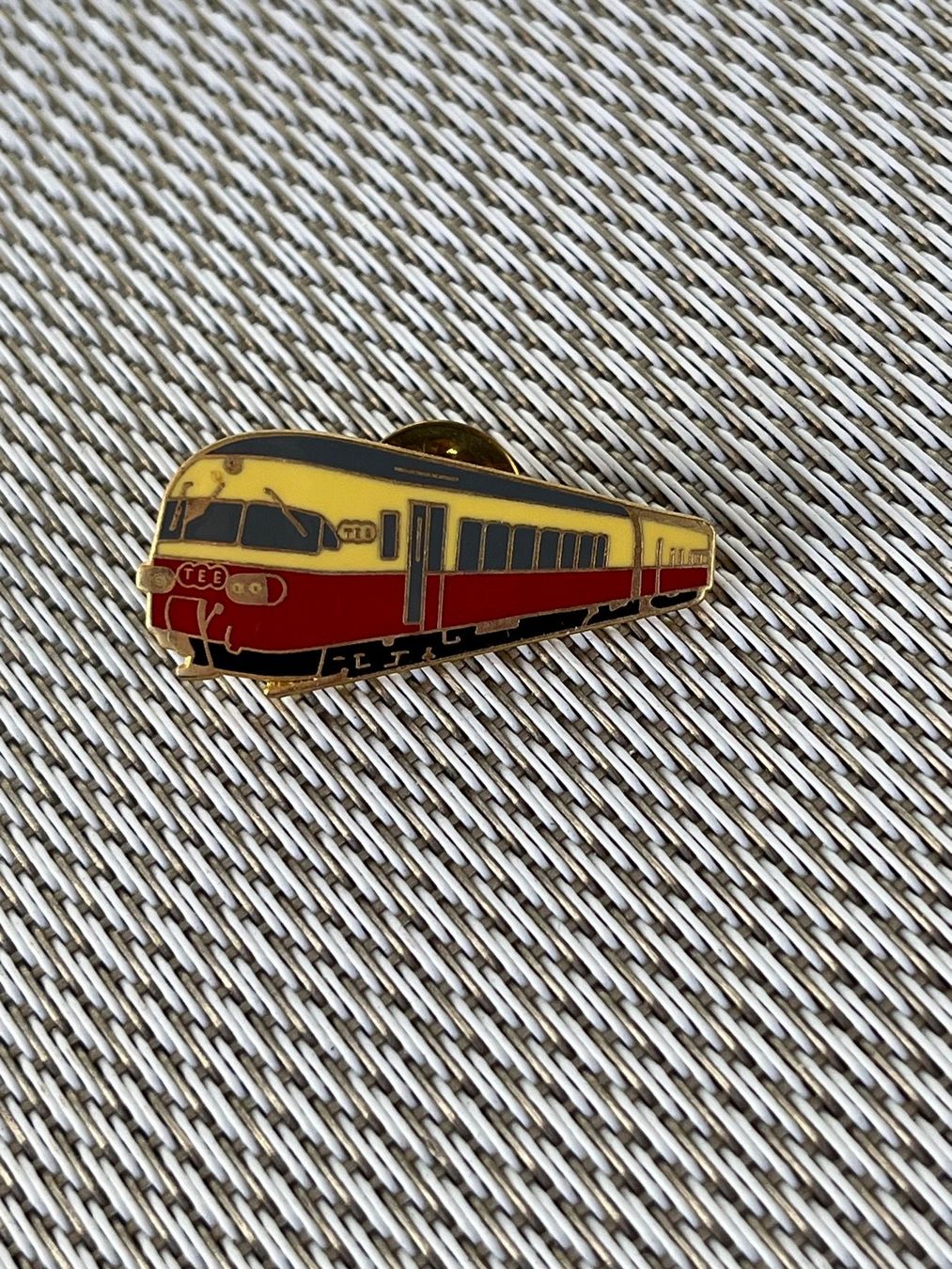 SBB/CFF/FFS Placchette & Badge: Pin TEE Zug – Usato da Muttenz venduto da Bhuebi