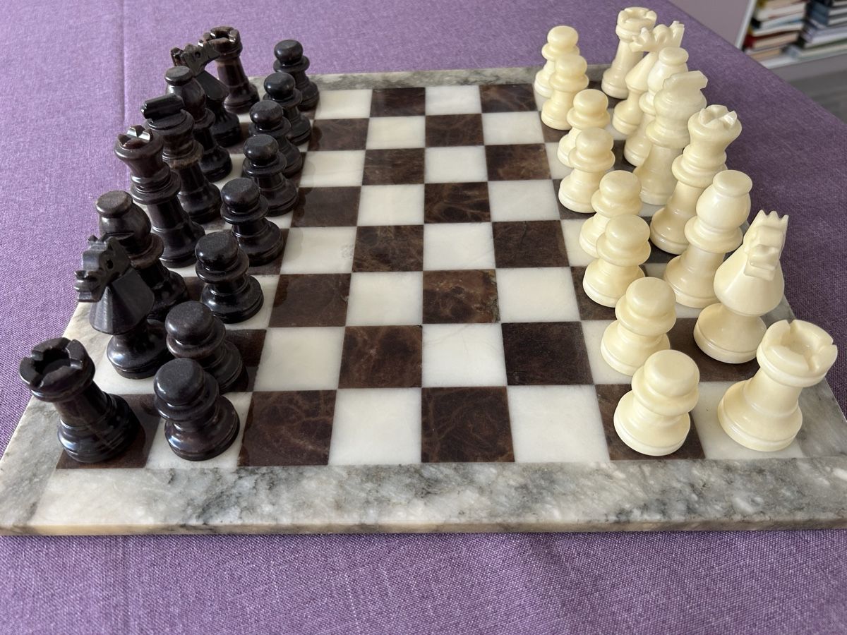 Giochi: Alabaster Schachspiel Set – Usato da Heiligkreuz (Mels) venduto da Oldtimerfan03 4