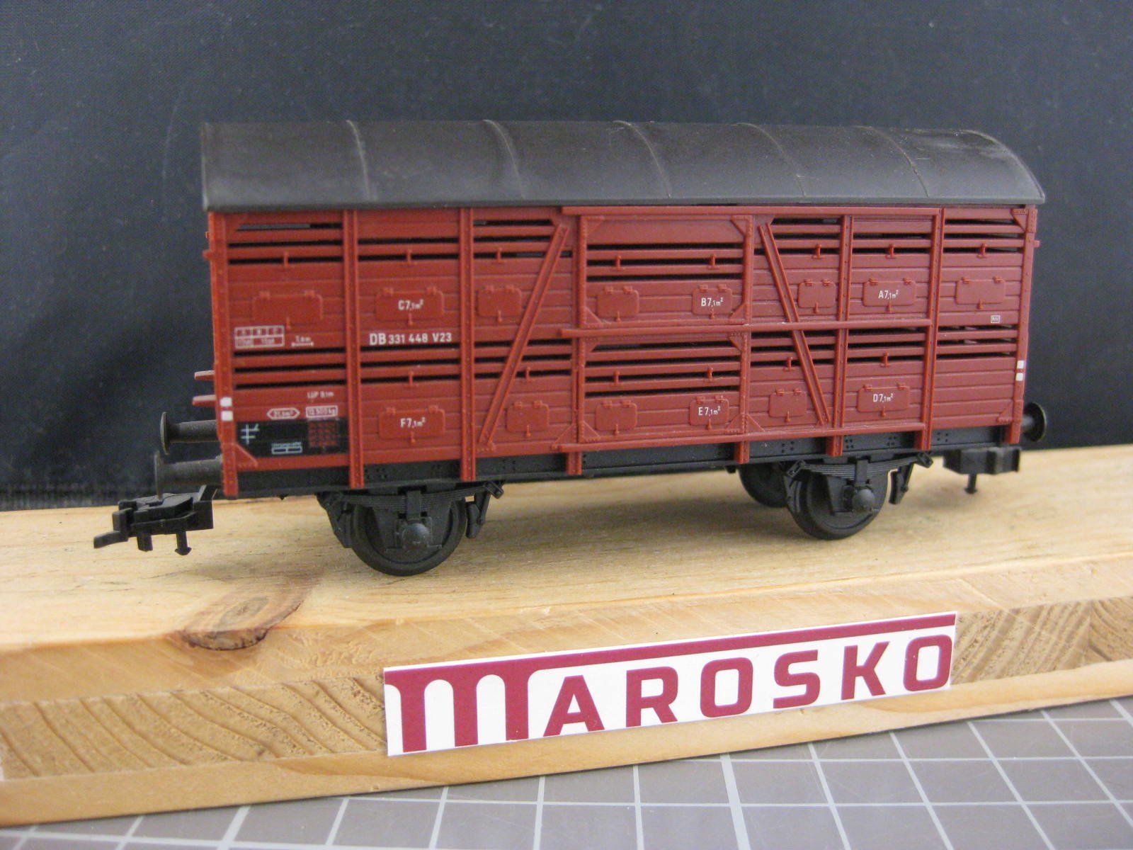 Fleischmann Modellini di ferrovie: Fleischmann DB gedeckter Güterwagen, ohne OVP, mit Fleischma – Usato da Malters venduto da Marosko 1