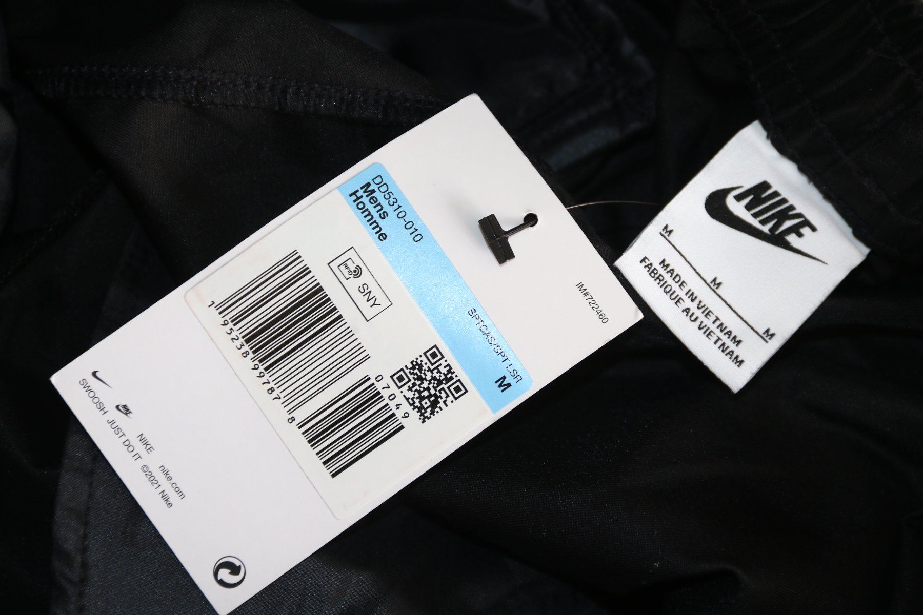 Nike Pantaloni: Neue Herren Hose von NIKE Gr.M – Nuovo e nell'imballaggio originale da Oberwil-Lieli venduto da Svetlana28 6