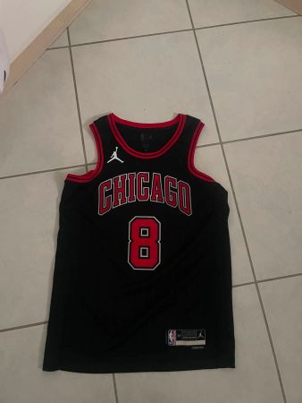 CHICAGO 8 / Statement Edition