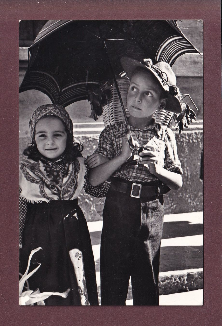 Cartoline postali: TICINO - Costumi Ticinesi - 1962 – Usato da Pully venduto da nicecards