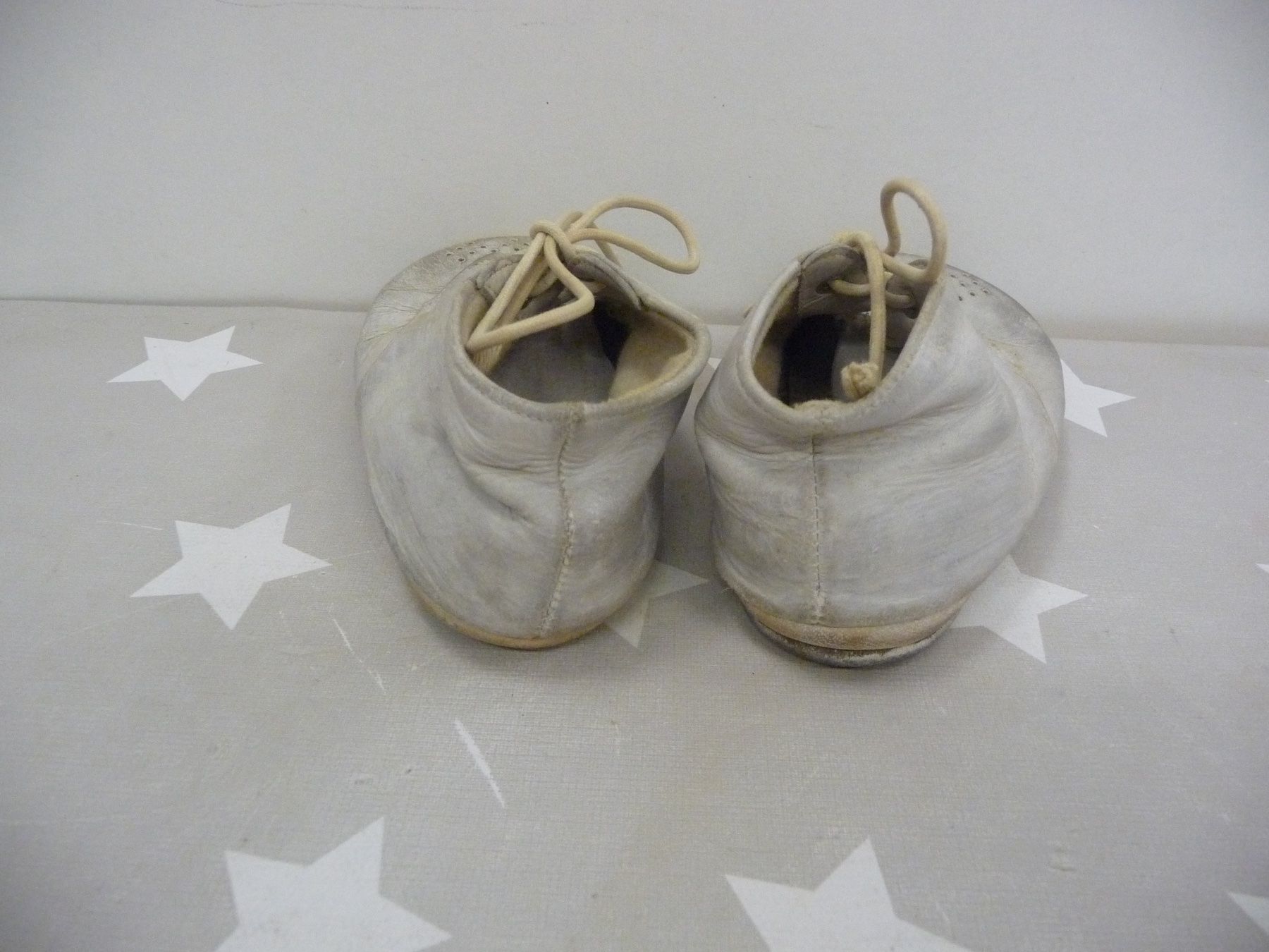 Schuhe für Jungen: alte Kinderschuhe Vintage – Defekt aus Rafz von Powacaddy 1