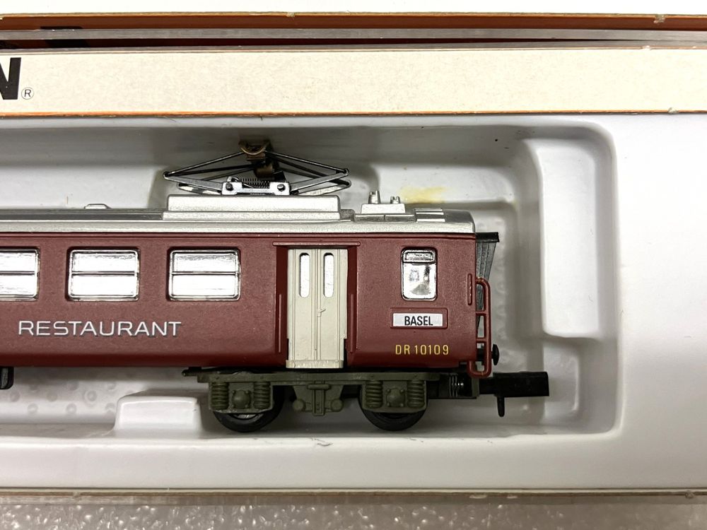 Arnold Modelleisenbahnen: Arnold N 3721/22: Personenwagenset BLS mit Speisewagen SBB – Gebraucht aus Thun von retoolinoo 1