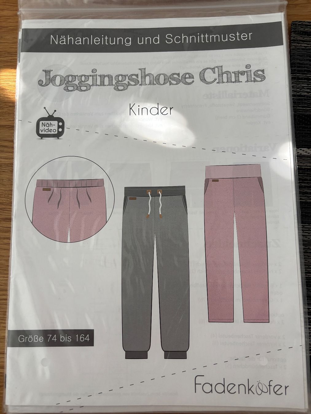 Schnittmuster: Schnittmuster Jogginghose Chris Kinder Grösse 74-164 – Neu und originalverpackt aus Rietheim von Nugger