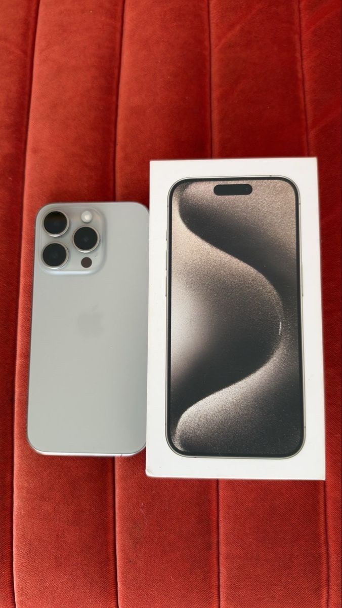 Apple Telefoni cellulari / Smartphones: Apple iPhone 15 Pro + Ladegerät und 3x Schüthülle – Usato da Wohlen AG venduto da Adam_gio 1