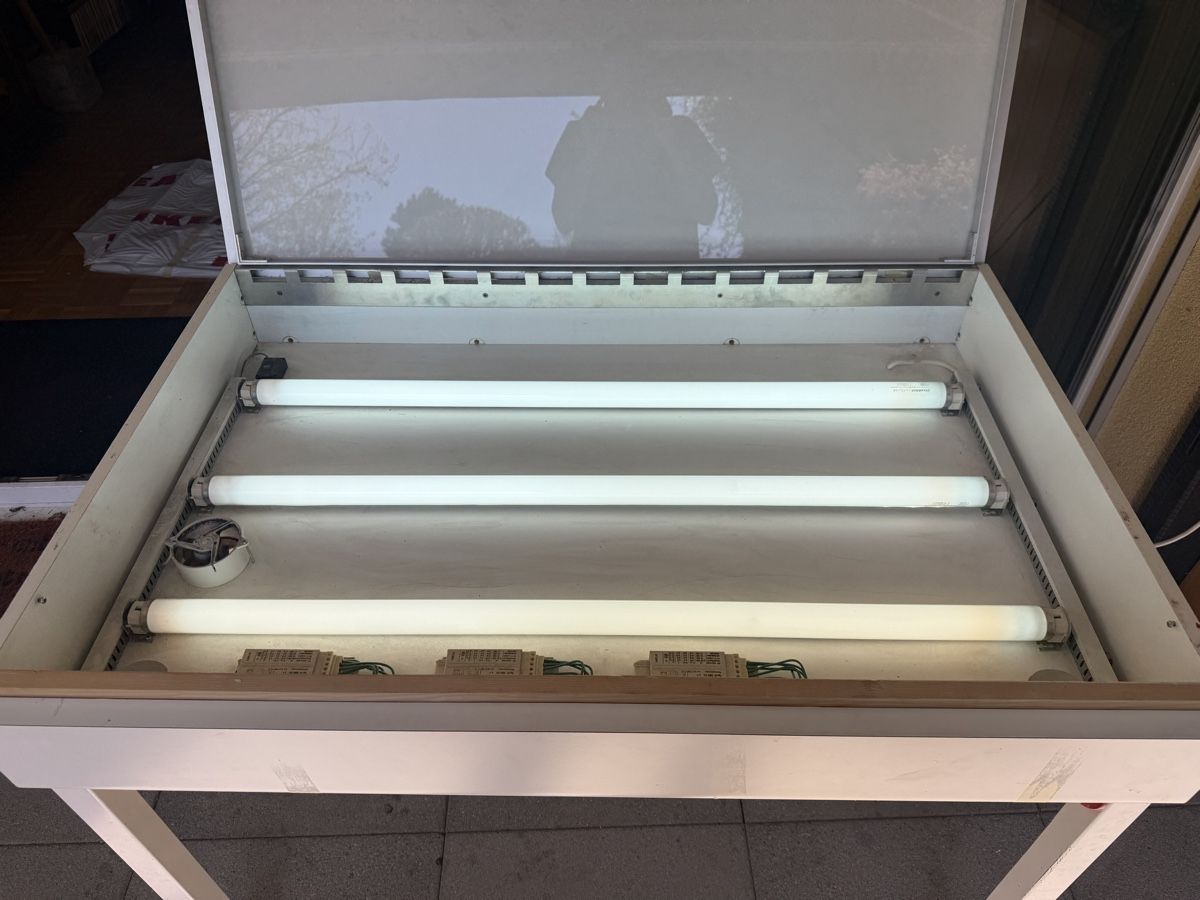 Tische: Table lumineuse, light box – Gebraucht aus Lausanne von Keloa 2