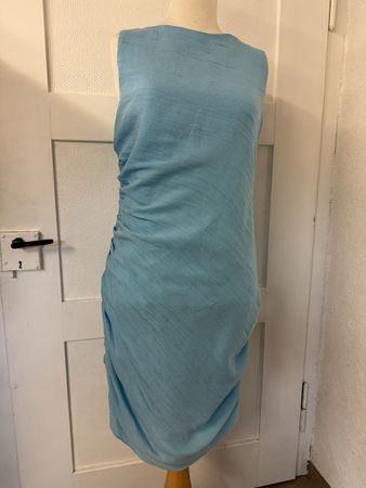 Sommerliches, hellblaues Kleid mit Raffungen, Gr. 36/38