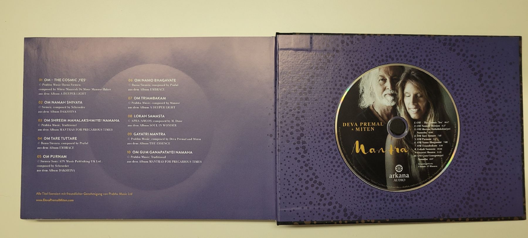 Bücher: "Mantra" Buch inkl. CD von Deva Premal & Miten – Neu (gemäss Beschreibung) aus Herisau von Yyyoga 4