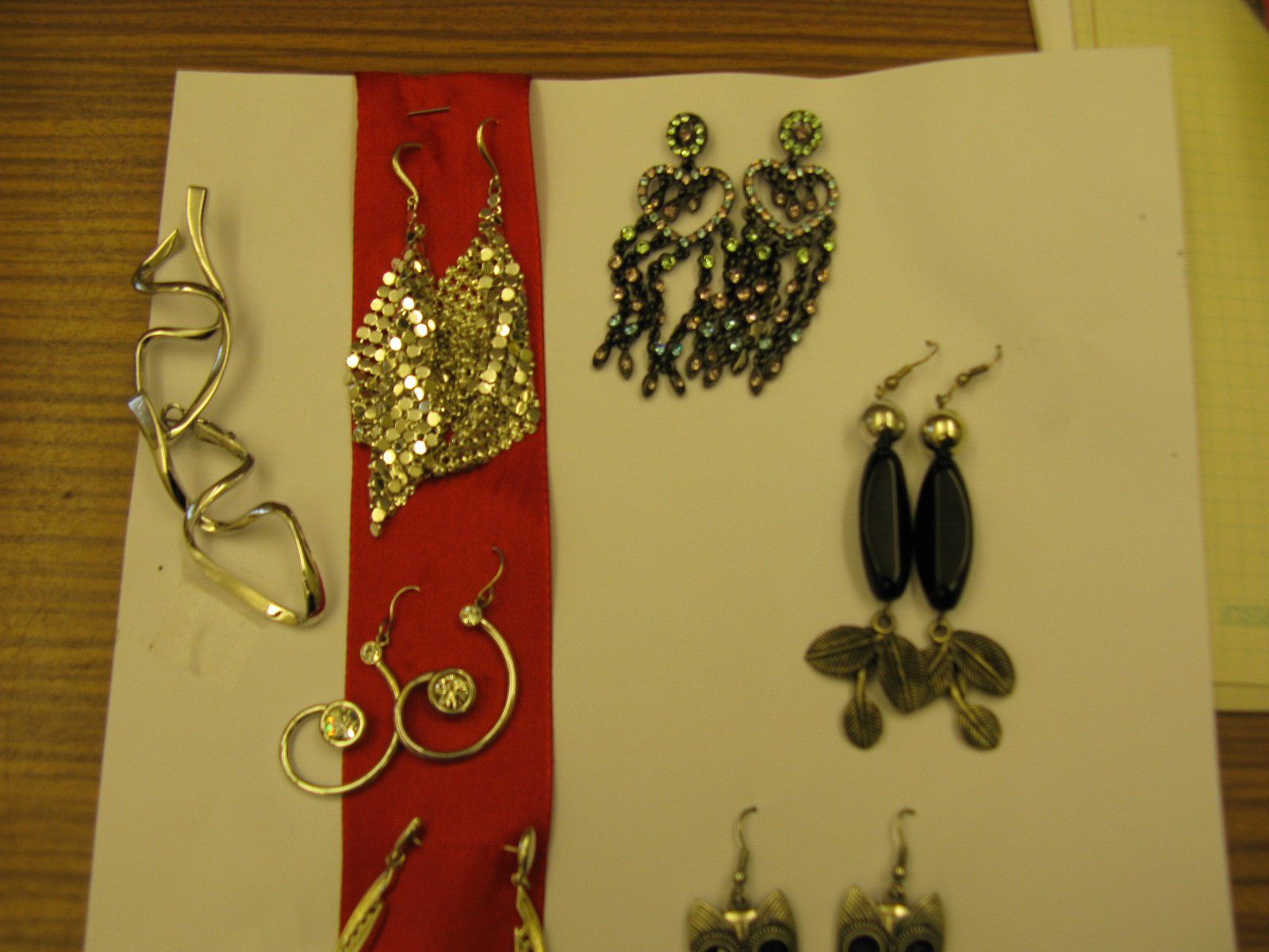Ohrringe & -stecker: Ohrhänger zum Teil Modeschmuck – Gebraucht aus Grenchen von eule43 2