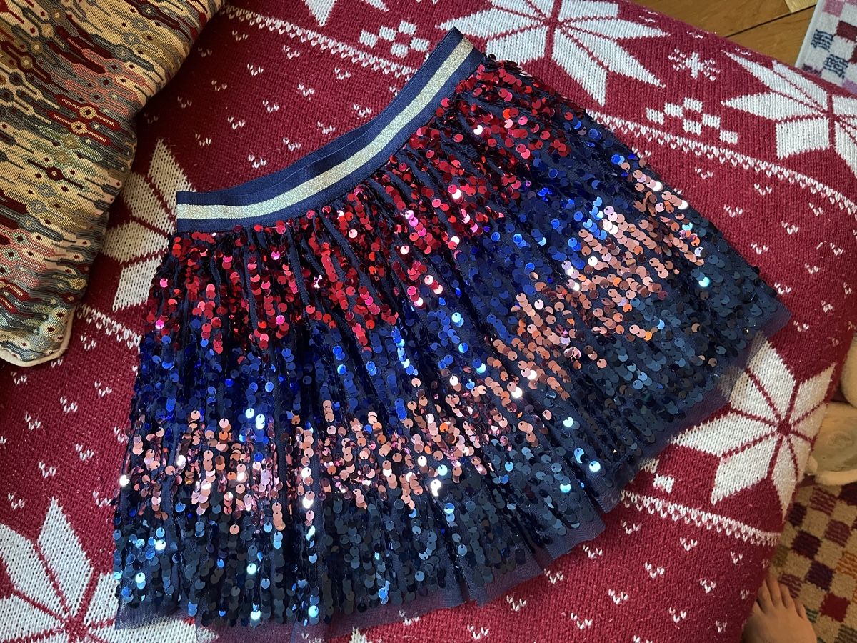 Kleider & Röcke: Sequins skirt like new age 5-6 years – Neu (gemäss Beschreibung) aus Genève von dmt_y25y