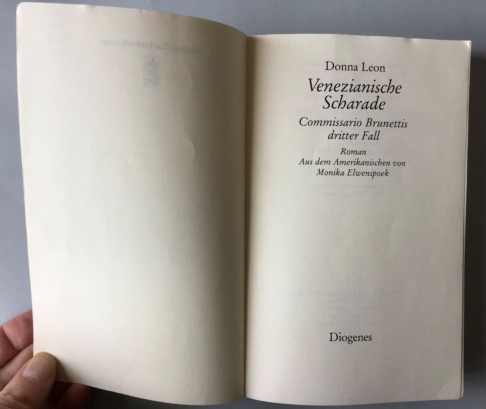 Libri: Donna Leon, Fall 3: Venezianische Scharade – Usato da Bubendorf venduto da Alpenheidi 2