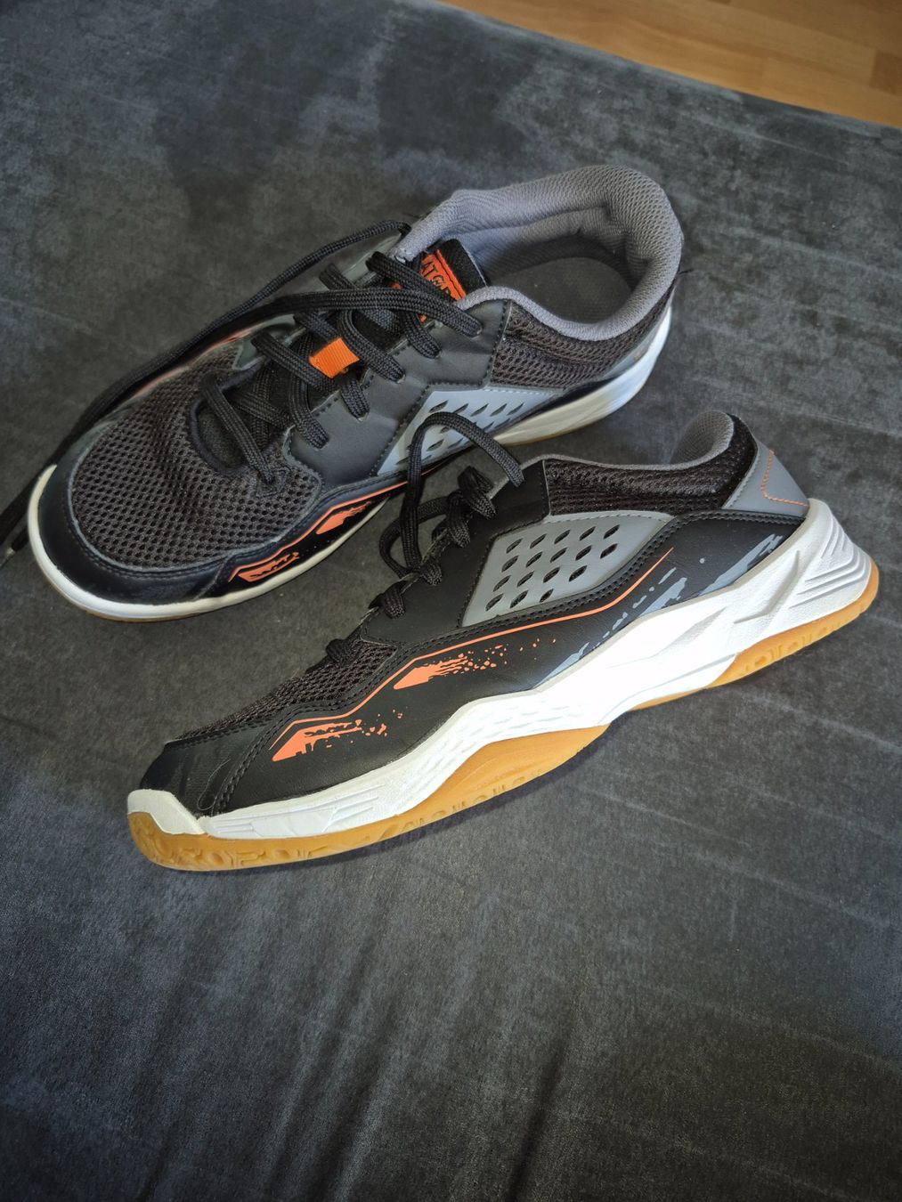 Scarpe per ragazzi: Hallenschuhe Gr.41 (40) – Usato da Samstagern venduto da 79mace21