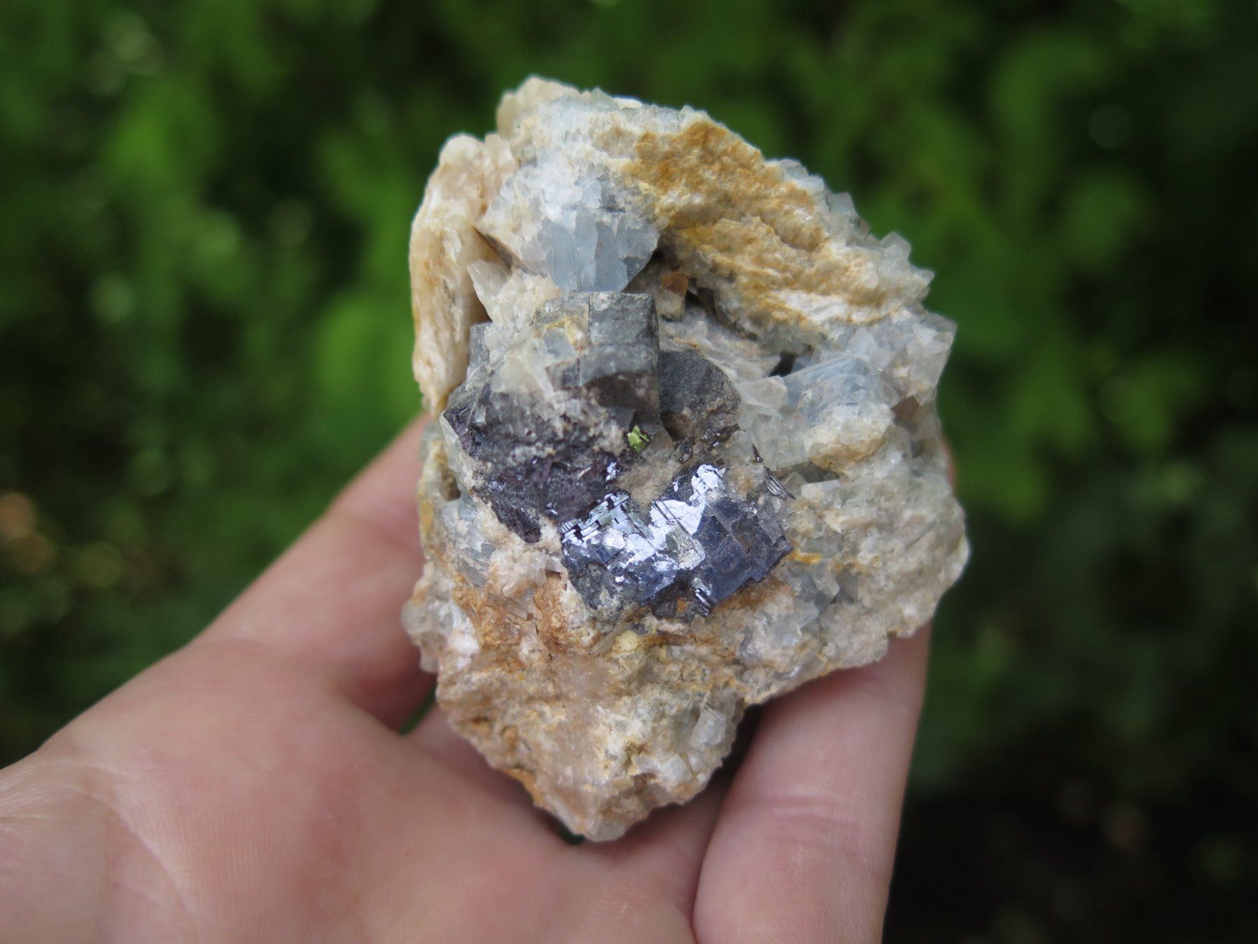 Minerali & Pietre curative: Fluorit auf Quarz von USA – Usato da Schaffhausen venduto da Yamakana51L8736OQ8