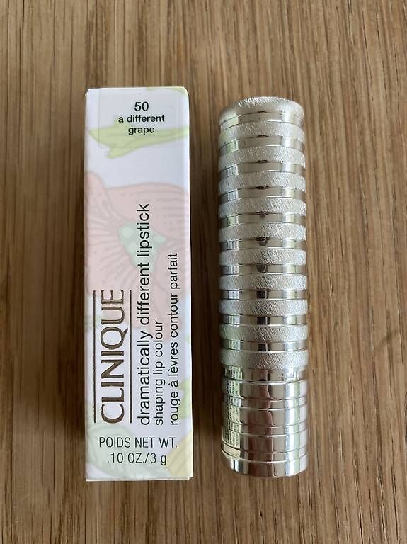 Clinique Make-up: CLINIQUE Dramatically Different Lipstick – Usato da Horgen venduto da mel_h2pn 1