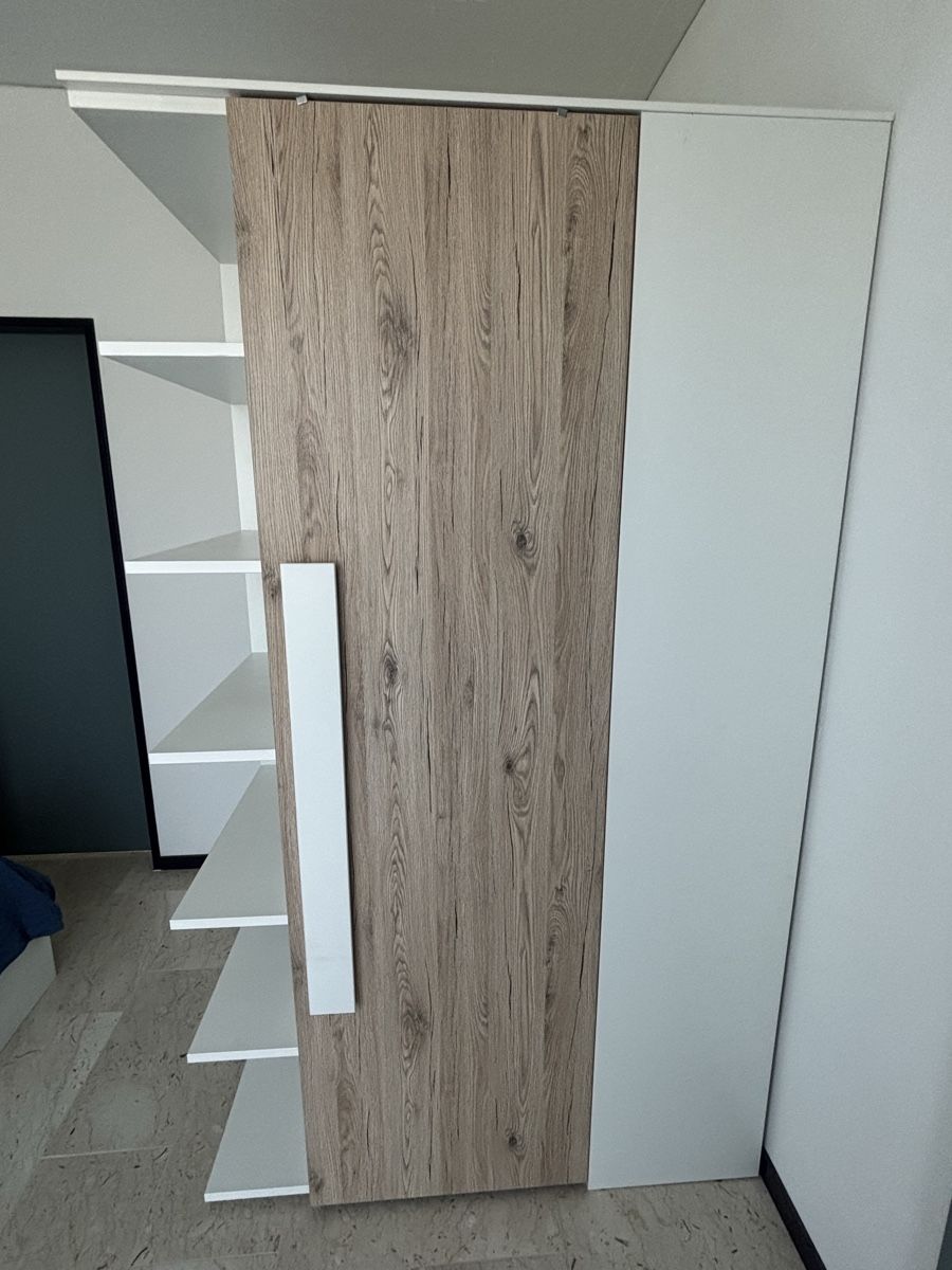 Schränke: Schrank – Gebraucht aus Kloten von NicosK01 1