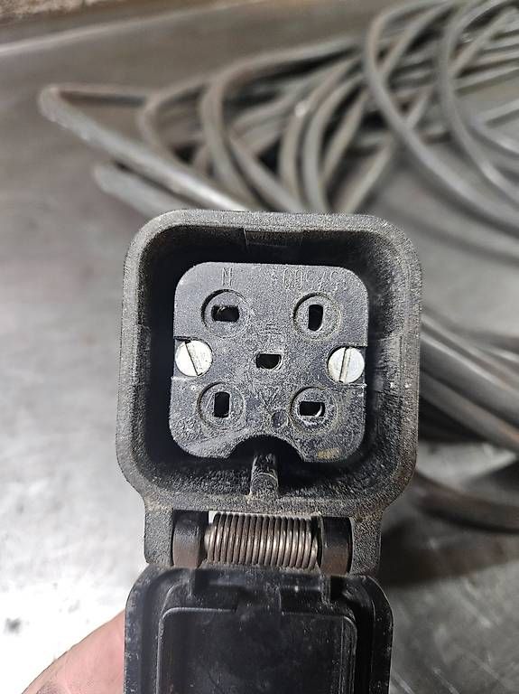 Stecker: 151. 400V-Kabel mit CEE-Stecker + Dose Typ J15 – Gebraucht aus Langnau i. E. von astra76 2