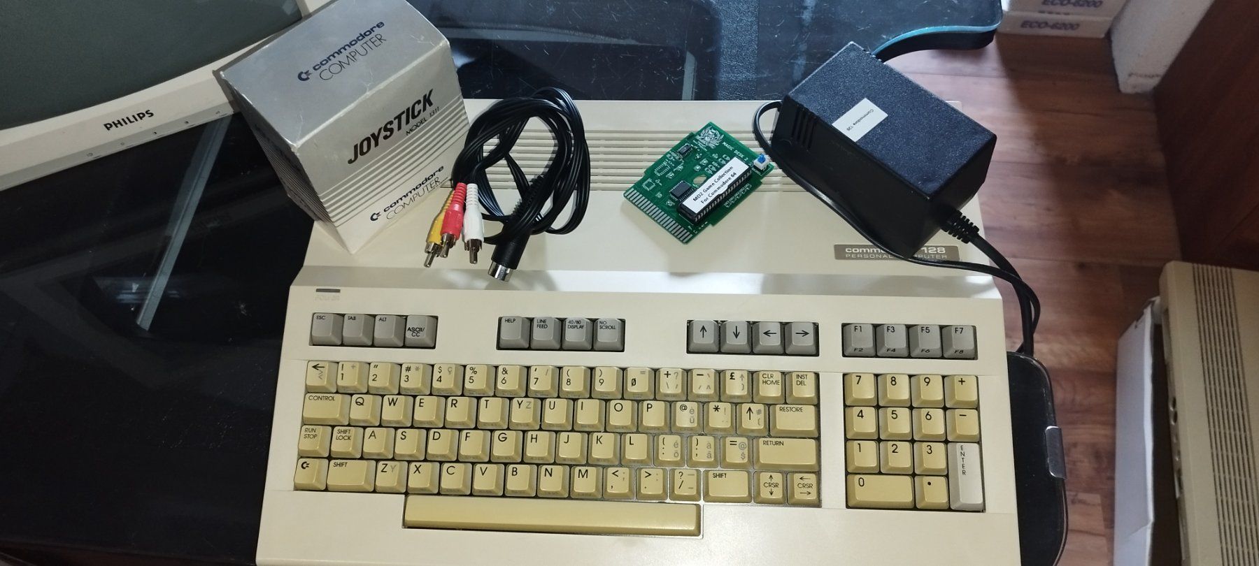 Commodore PCs: Commodore 128 – D'occasion à Domdidier par look80486 5