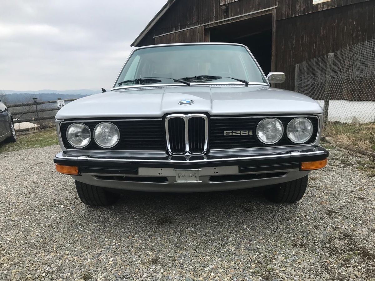 BMW Automobili: BMW 528i Oldtimer, Top Zustand, Veteran – Usato da Neschwil venduto da Luna19610