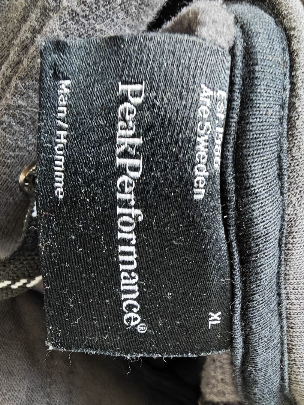 Peak Performance Maglioni & Felpe: Peak Performance Kapuzenpullover Herren XL – Usato da Triesenberg venduto da mausebaer82 1