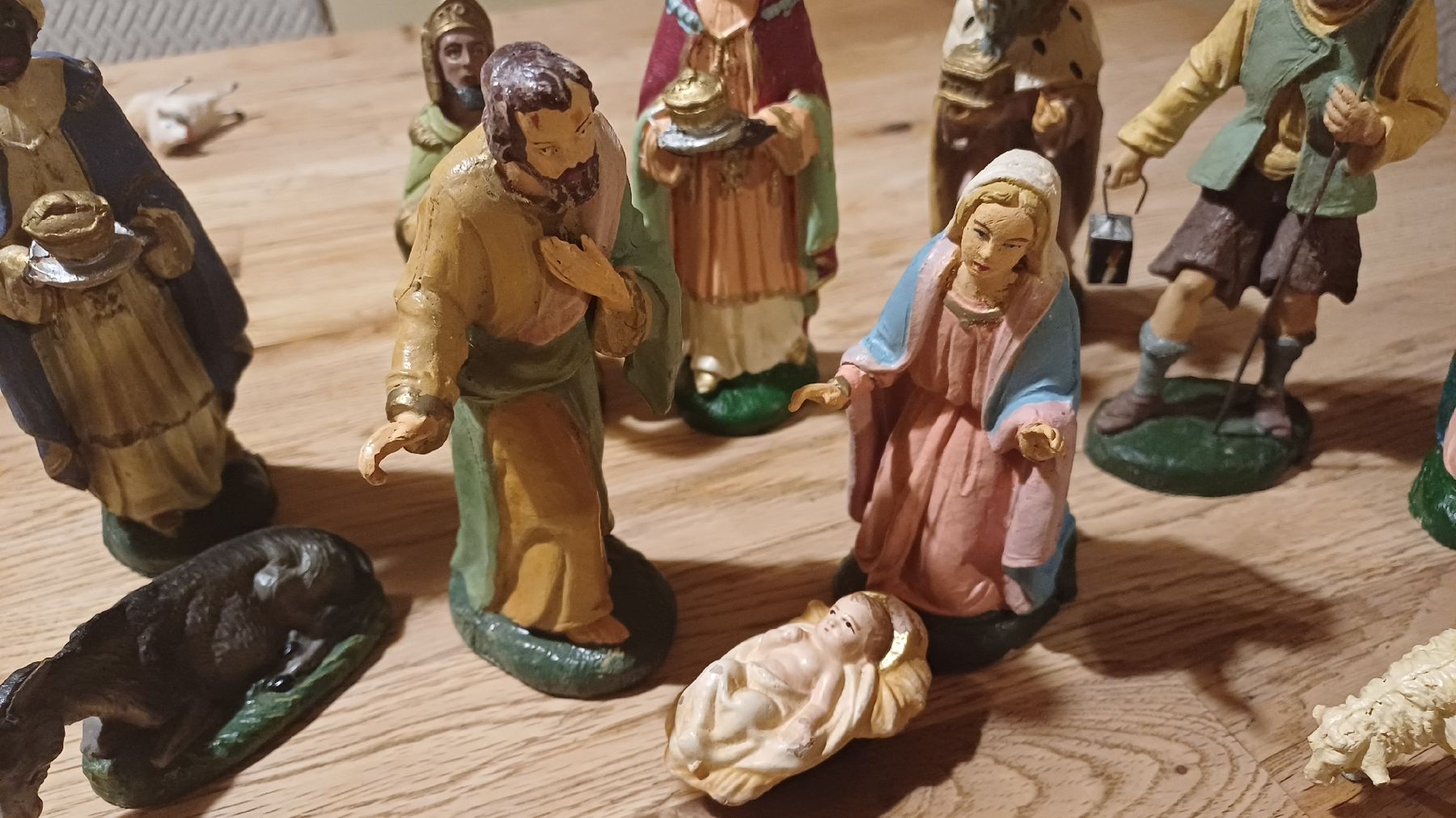 Figurines: Schöne alte Krippenfiguren  – D'occasion à Flawil par Naphtali 1
