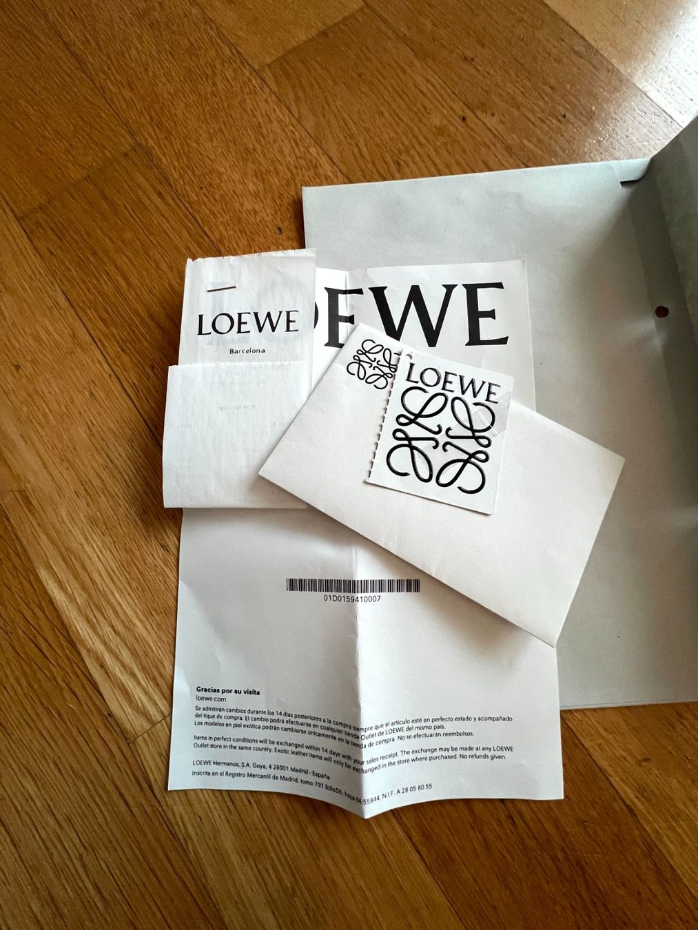 Loewe Maglioni & Felpe: Neuer Anagram Pullover von LOEWE Grösse XS – Nuovo (secondo la descrizione) da Binningen venduto da criss-cross 5