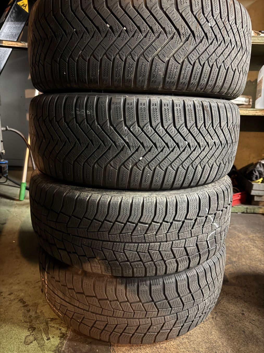 Pneus & Kompletträder: 205/55R16 – Gebraucht aus Widen von Dinero02