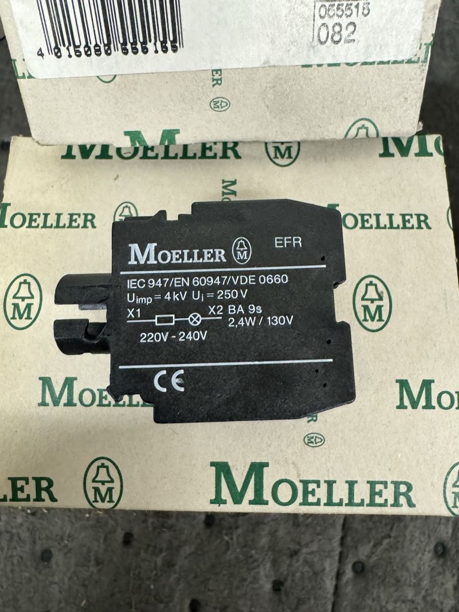 Componenti elettronici: Grosser Posten Moeller Lampenfassungen – Nuovo e nell'imballaggio originale da Boswil venduto da BoobieButt 2