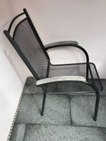 Gartensessel Metall Teakholzarmlehnen, guter Zustand