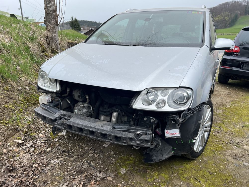 VW Touran 2.0 TDI DSG Unfall