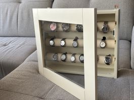 Hochwertiger Uhrenkasten mit 16 Armbanduhren – Komplettsamml