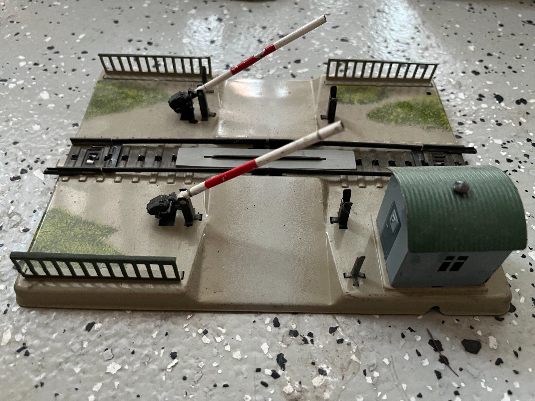 Modelleisenbahnen: Passage à niveau train – Gebraucht aus Genève von mat_qt5h 2