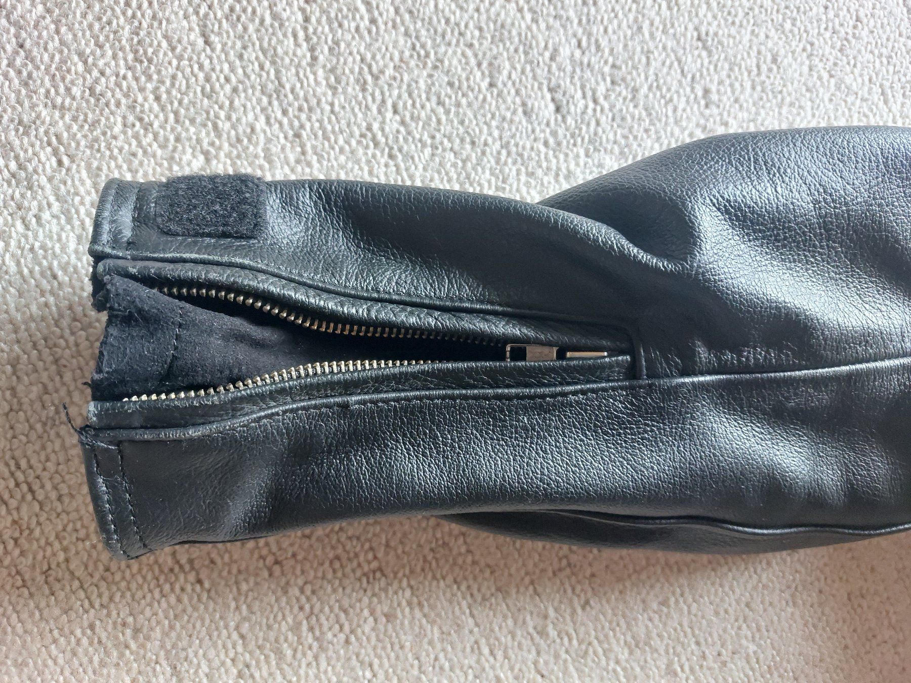 Triumph Giacche: Triumph Motorrad Lederjacke Grösse 42/52 – Usato da Widen venduto da S4L3M 4