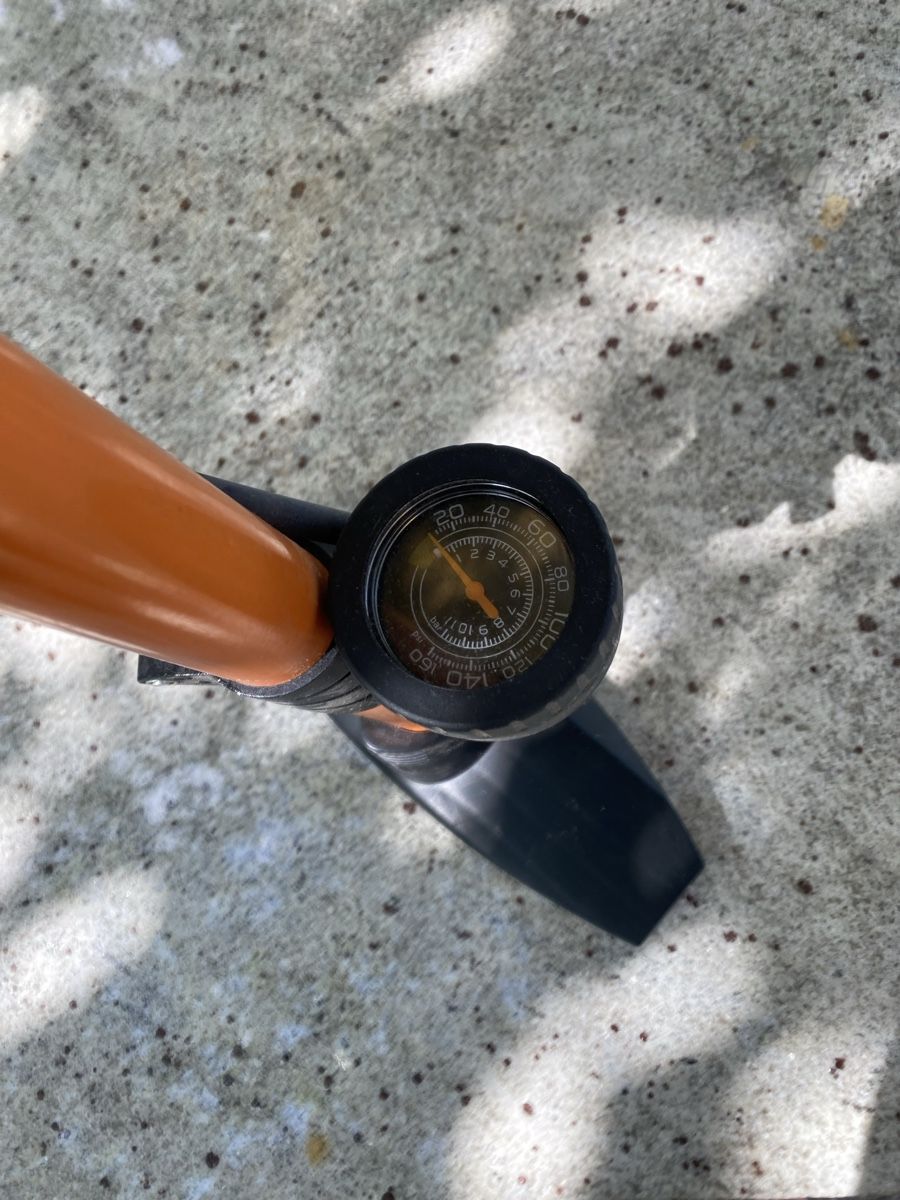 Pompe: Fahrradpumpe mit Manometer  – Usato da Bronschhofen venduto da Tarzanspyder 5