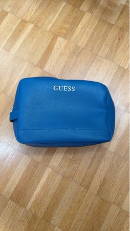 Schicke blaue Hygienetasche von Guess - Top Zustand!💙