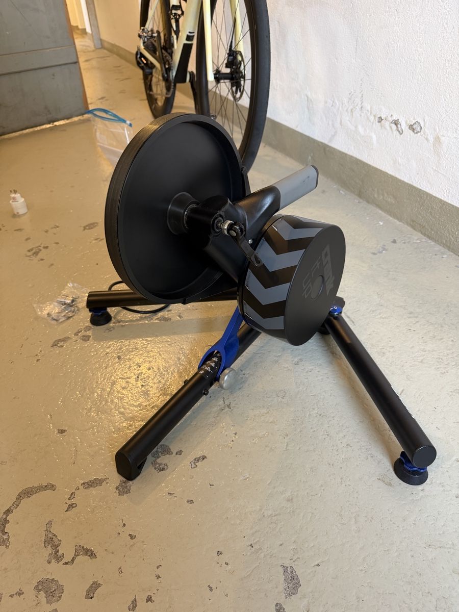 Wahoo Hometrainer: Wahoo KICKR V4 Rollentrainer – Usato da Thun venduto da Max_90 3