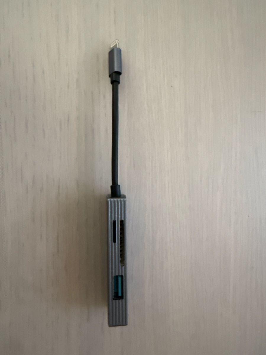 Laufwerke & Adapter: Dongle Lightning auf SD Kameradapter – Gebraucht aus Weinfelden von martiini1.0 1