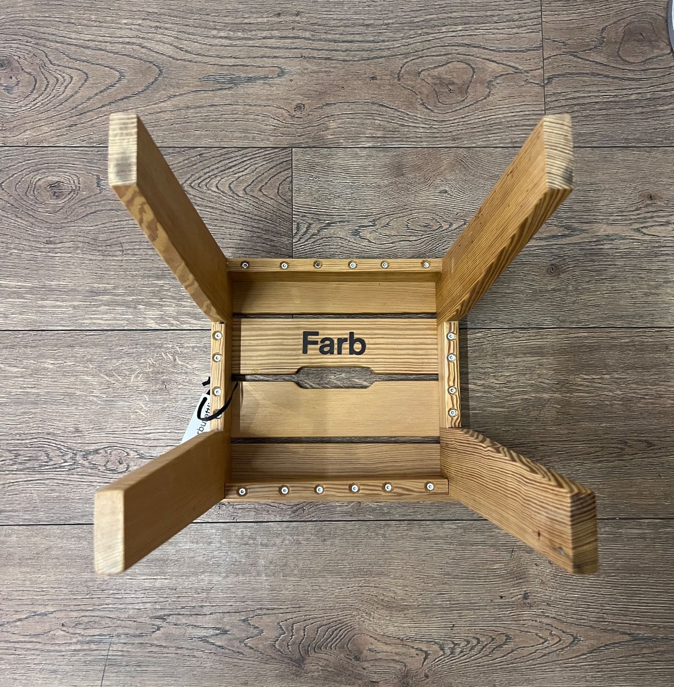 Tabourets: Handgefertigte Holzhocker "Farburettli" aus Pechkiefer – Neuf (Voir description) à Zollikofen par Farb-AG 2