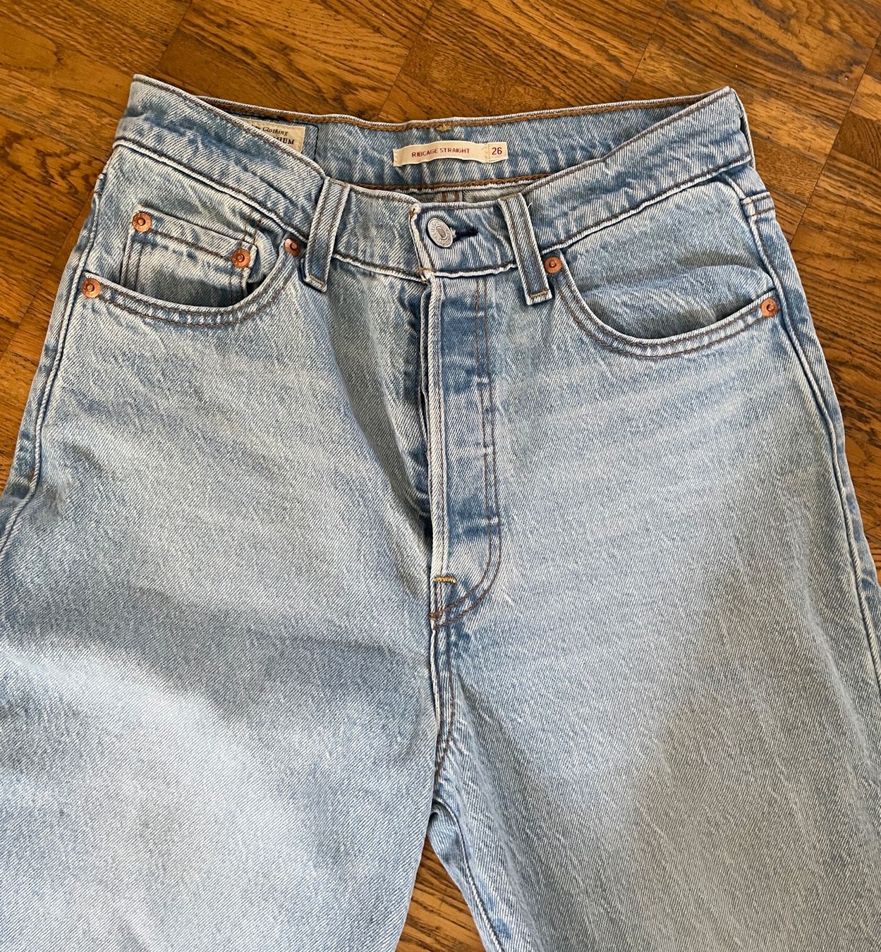Levi's Jeans: Levi‘s Jeans Ribcage Straight – Nuovo (secondo la descrizione) da Bern venduto da Corinn_na 2