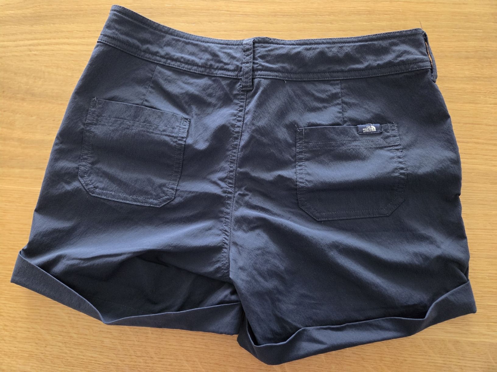 North Face Pantalons: The North Face Wandershorts Size 4 dunkelblau – D'occasion à Oberuzwil par Umlobo 2