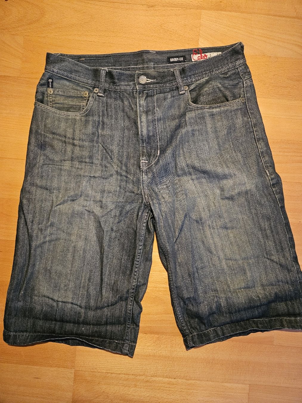 Jeans: Jeansshort Marke Ecko – Gebraucht aus Nidau von ann_2289 1